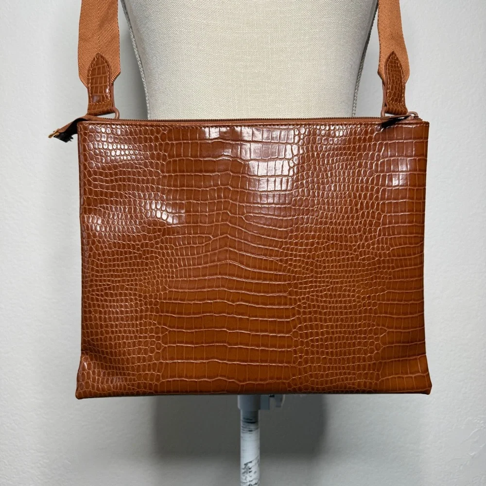BEIS Croc Embossed Flat Travel Bag Brown Tan Adjustable Strap - Picture 2 of 9
